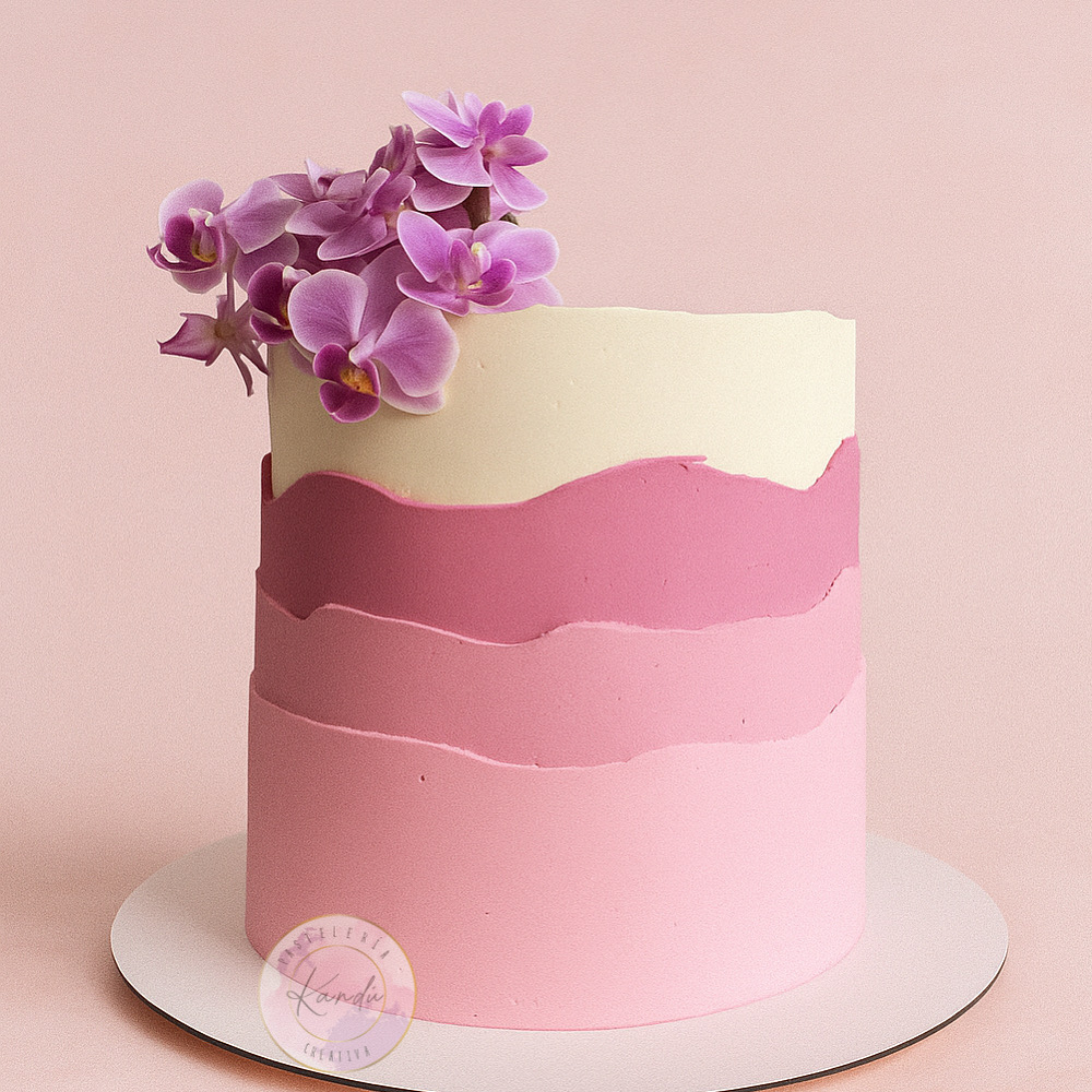 Tarta capas rosas y flores