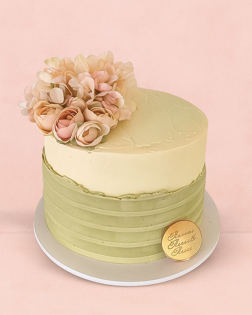 Tarta verde con flores