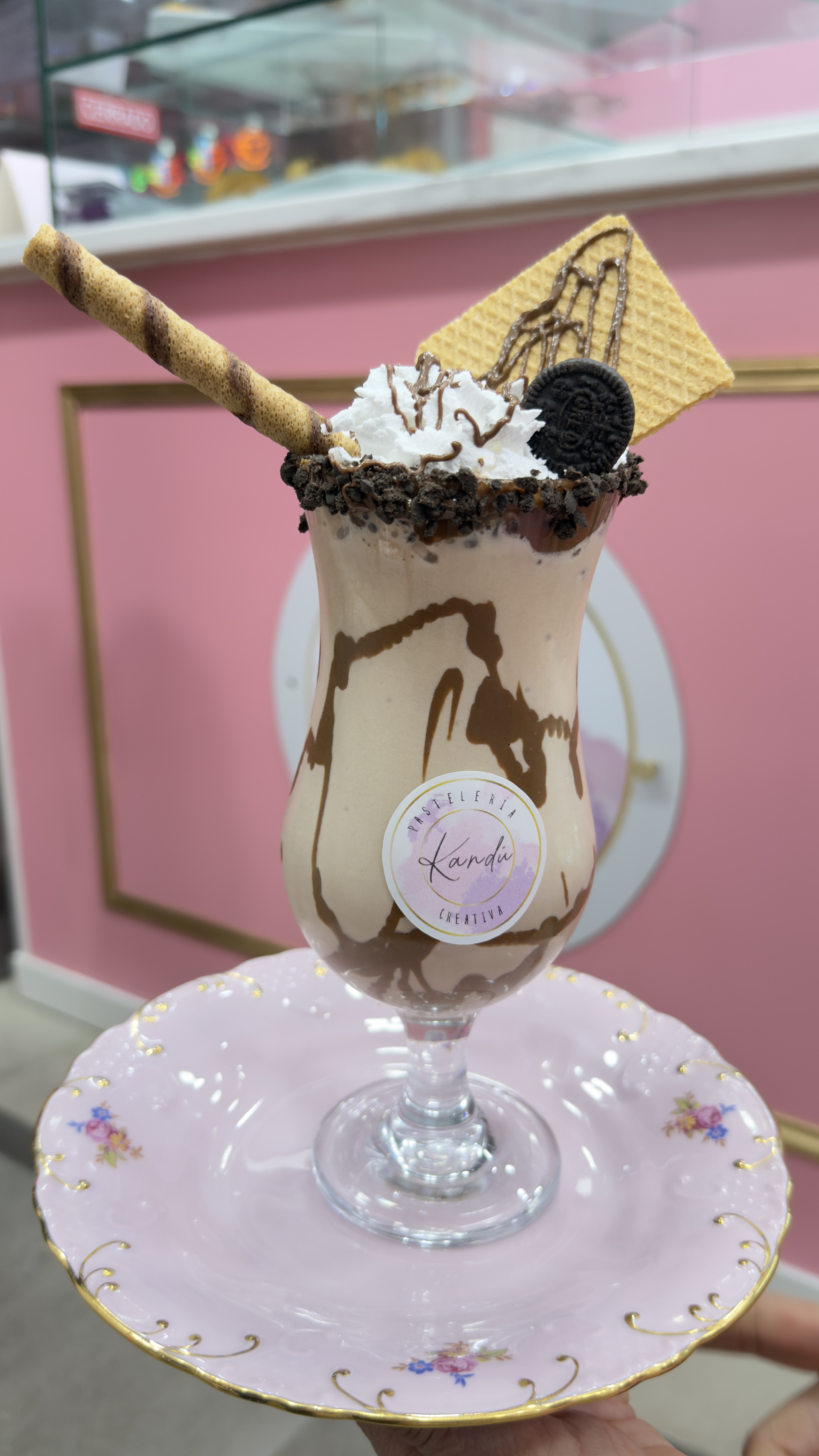 Bebidas y pasteles frescos en Kandú Pastelería de Paterna